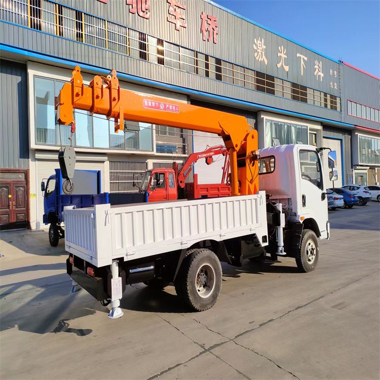 东光县三轮随车吊定制 农用改装机自备吊中瑞长期出售